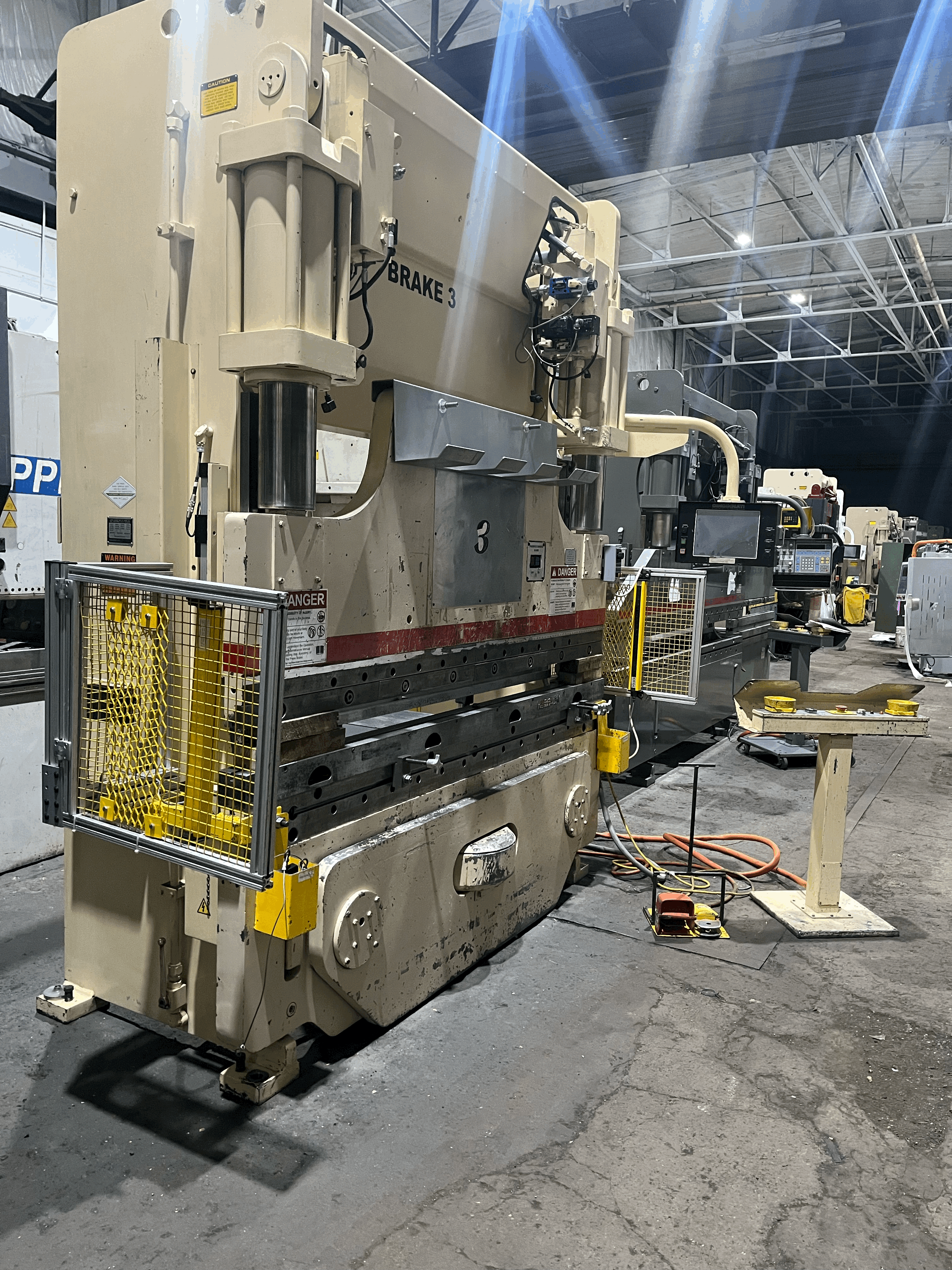 135 Ton X 8’ Cincinnati Autoform CNC Forming Center