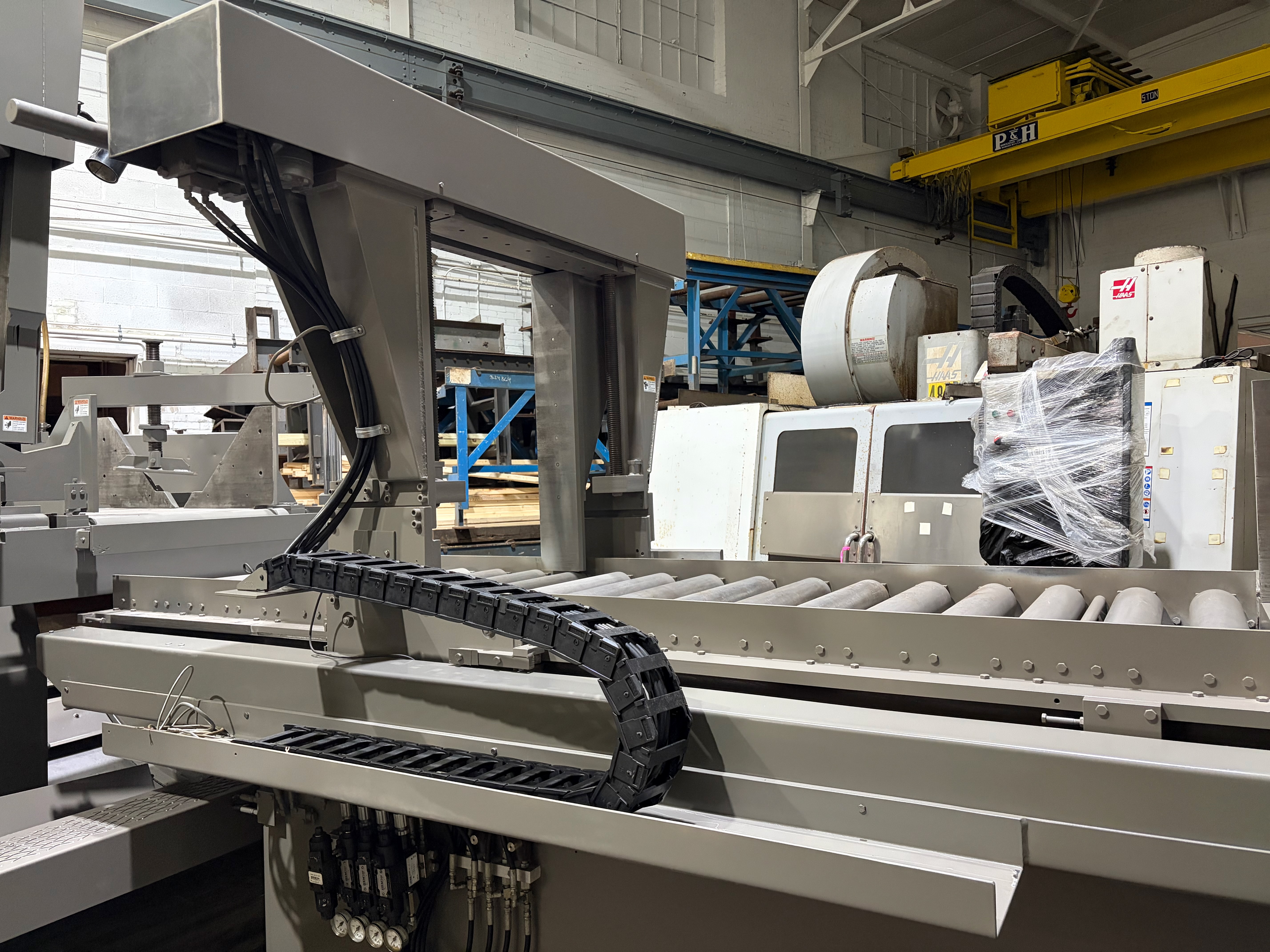 25" X 36"  HEM VT200A Vertical Miter Cutting Band Saw New 2009