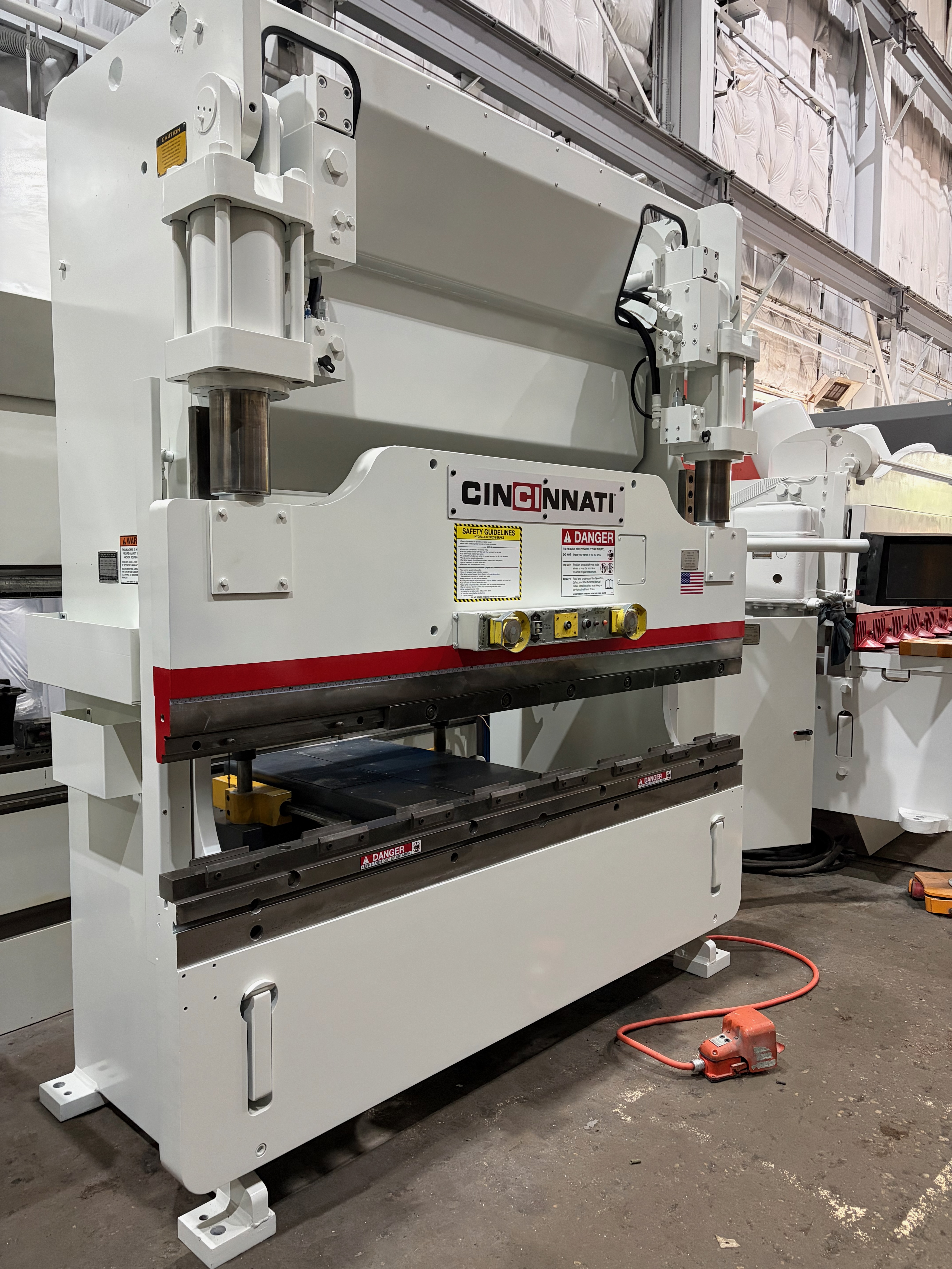 90 Ton X 8’ Cincinnati Model 90CBII CNC Press Brake