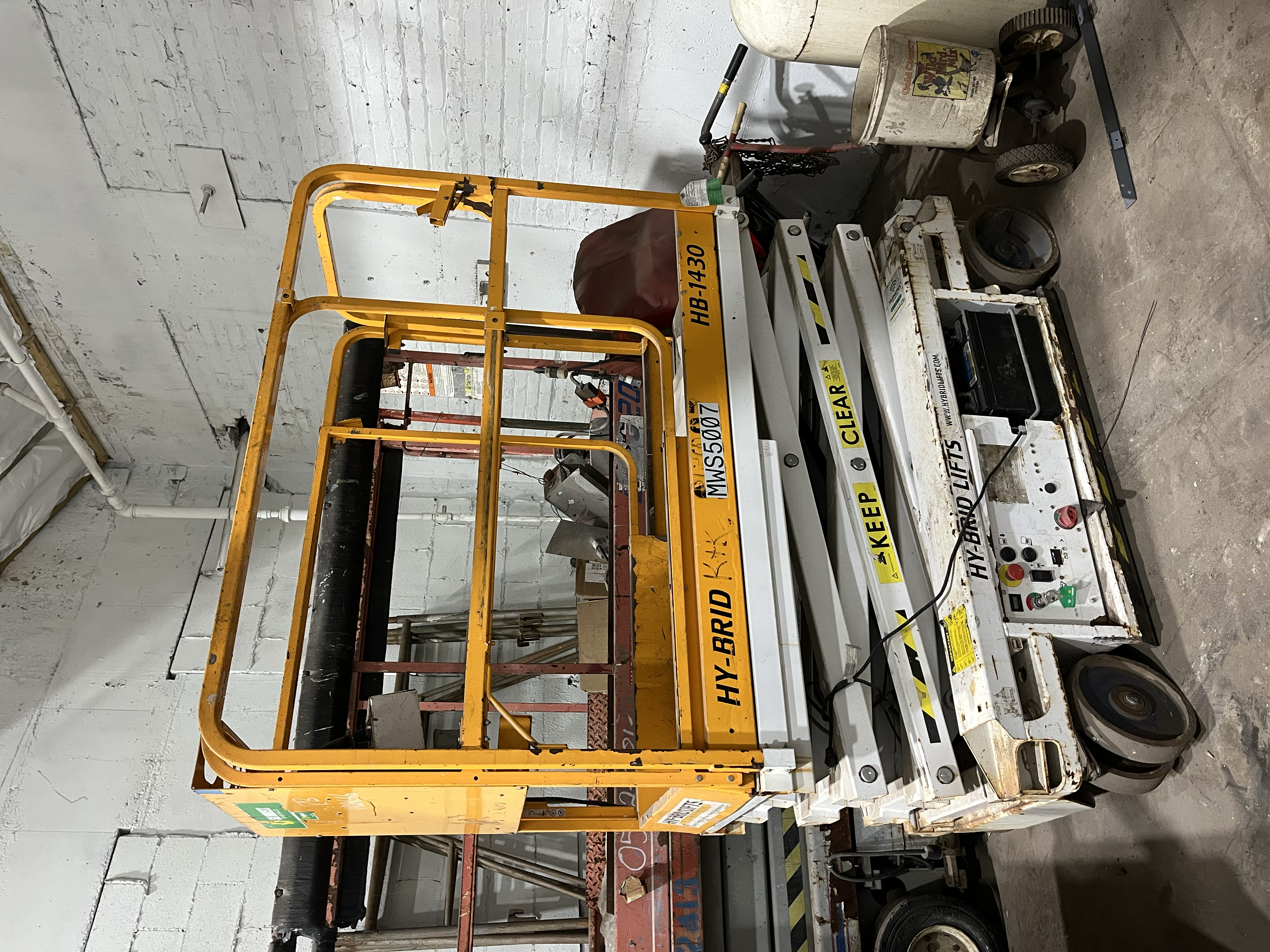 Hy-brid HB1430 Scissors Platform Manlift 